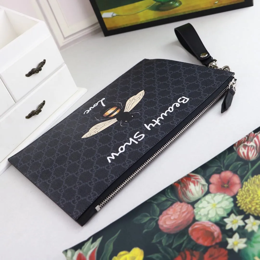 【GUCCI 公式 旗艦店】クッチ  クラッチバッグ 当日出荷 好評に付き再入荷！30.5*21*1.5CM