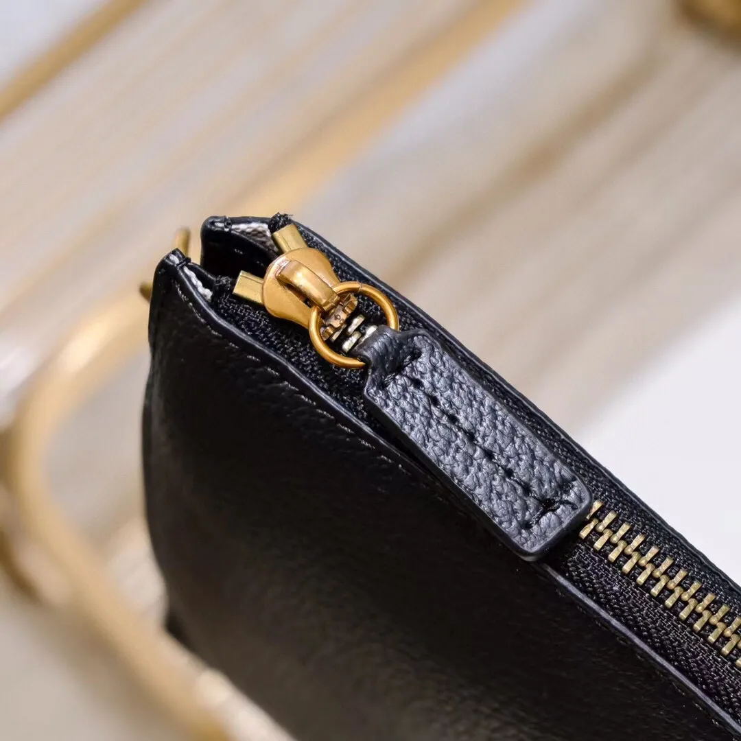 【GUCCI 公式 旗艦店】クッチ  クラッチバッグ 当日出荷 好評に付き再入荷！30.5*21*1.5CM