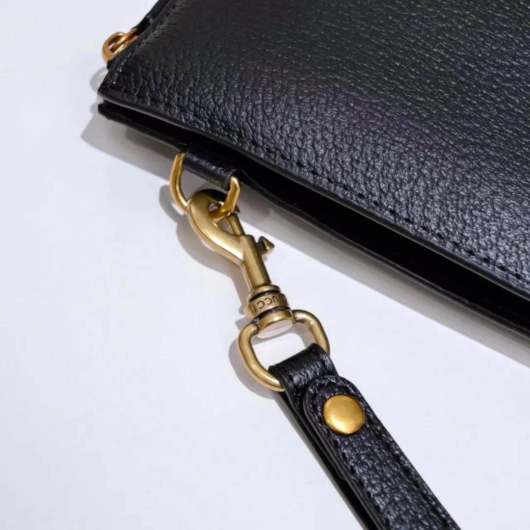 【GUCCI 公式 旗艦店】クッチ  クラッチバッグ 当日出荷 好評に付き再入荷！30.5*21*1.5CM