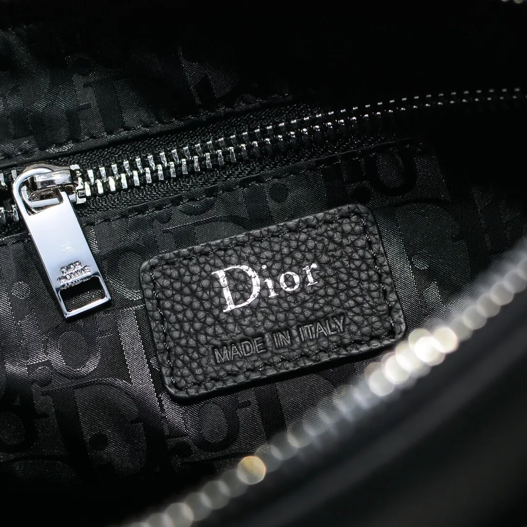 【DIOR  公式 旗艦店】ディオール   クラッチバッグ   当日出荷 好評に付き再入荷！  黒 28*19*6CM