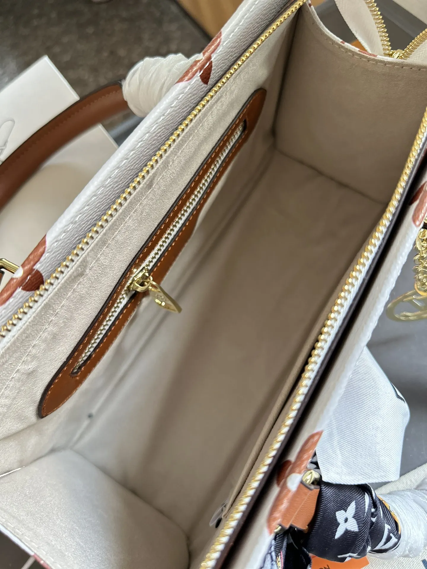 【LOUIS VUITTON 公式旗艦店】ルイヴィトン  斜めがけバッグ 当日出荷 好評に付き再入荷！25*14CM  240722