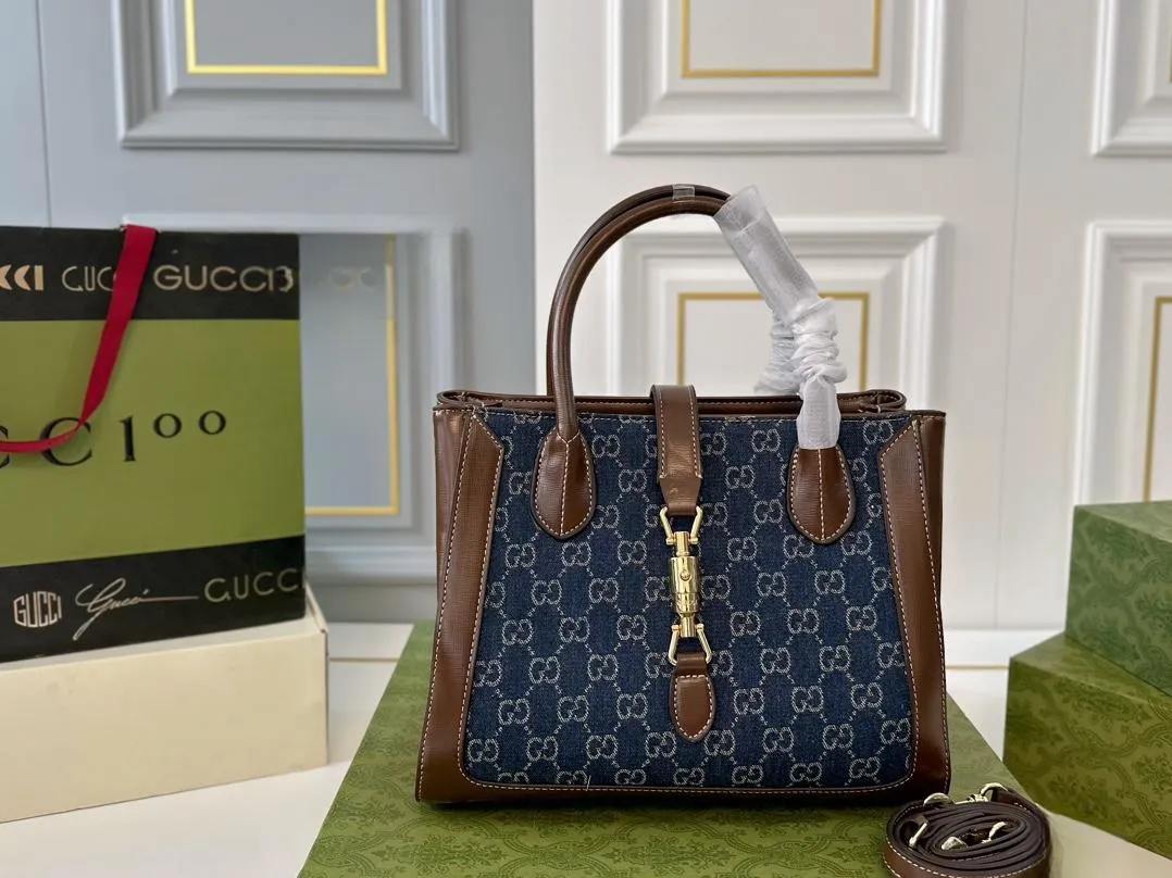 【GUCCI 公式旗艦店】グッチ ハンドバッグ 当日出荷 好評に付き再入荷！30*23CM  240724