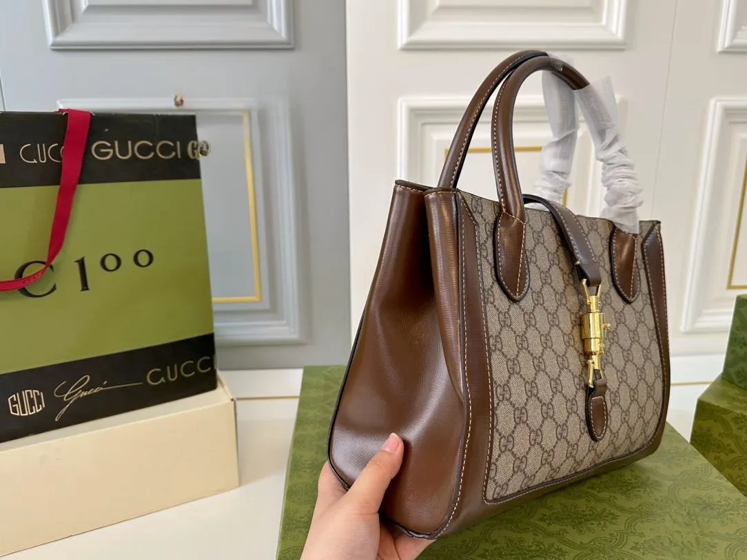 【GUCCI 公式旗艦店】グッチ ハンドバッグ 当日出荷 好評に付き再入荷！30*23CM  240724