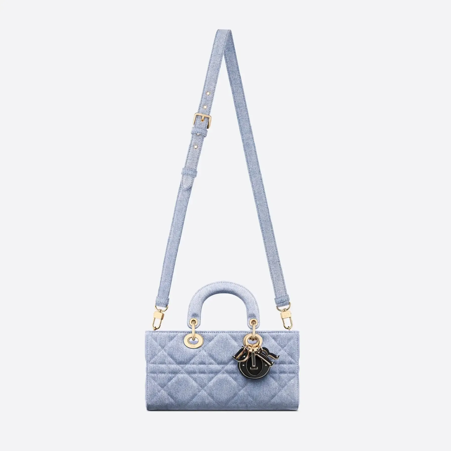 【DIOR】雑誌掲載！泉 里香さん愛用！夏感あふれる新作バッグが登場！