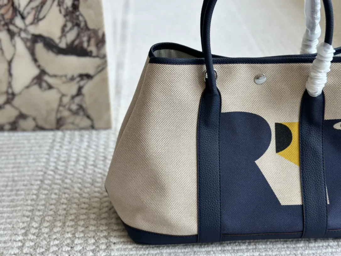 【Hermès 公式旗艦店】エルメス ハンドバッグ 当日出荷 好評に付き再入荷！36*25CM  240724