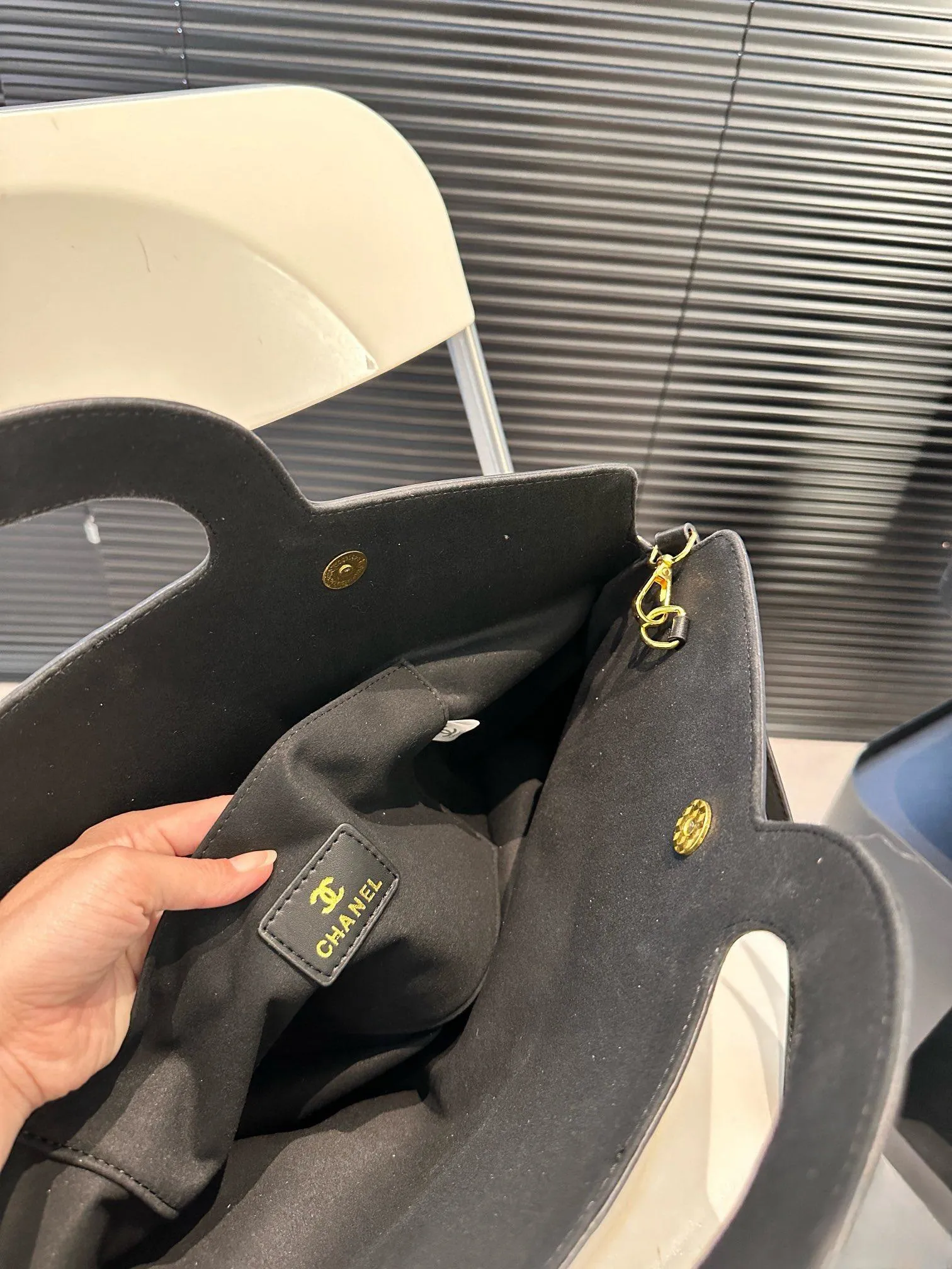 【CHANEL 公式旗艦店】シャネル 斜めがけバッグ 当日出荷 好評に付き再入荷！45*28CM  240723
