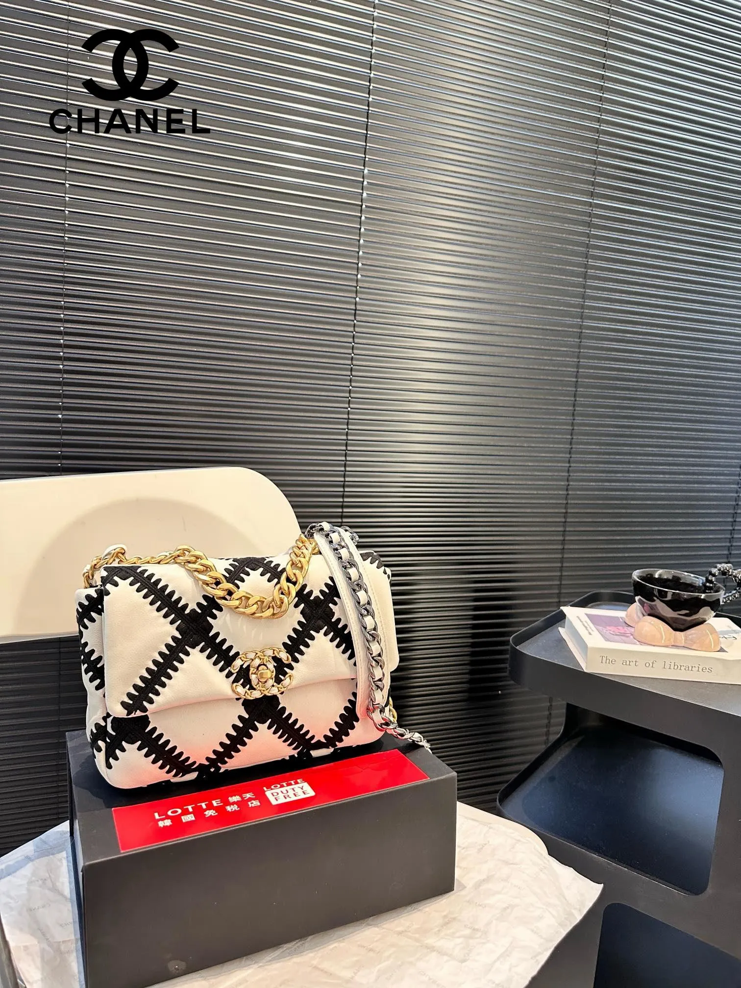 【CHANEL 公式旗艦店】シャネル 斜めがけバッグ 当日出荷 好評に付き再入荷！25*17CM  240723