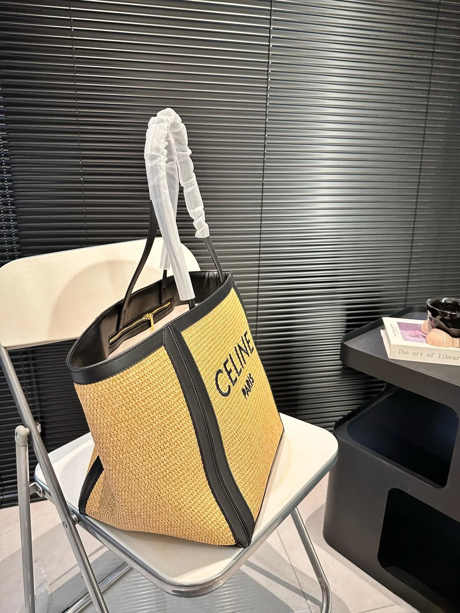 【CELINE 公式旗艦店】セリーヌ ハンドバッグ 当日出荷 好評に付き再入荷！27*31CM  1240723