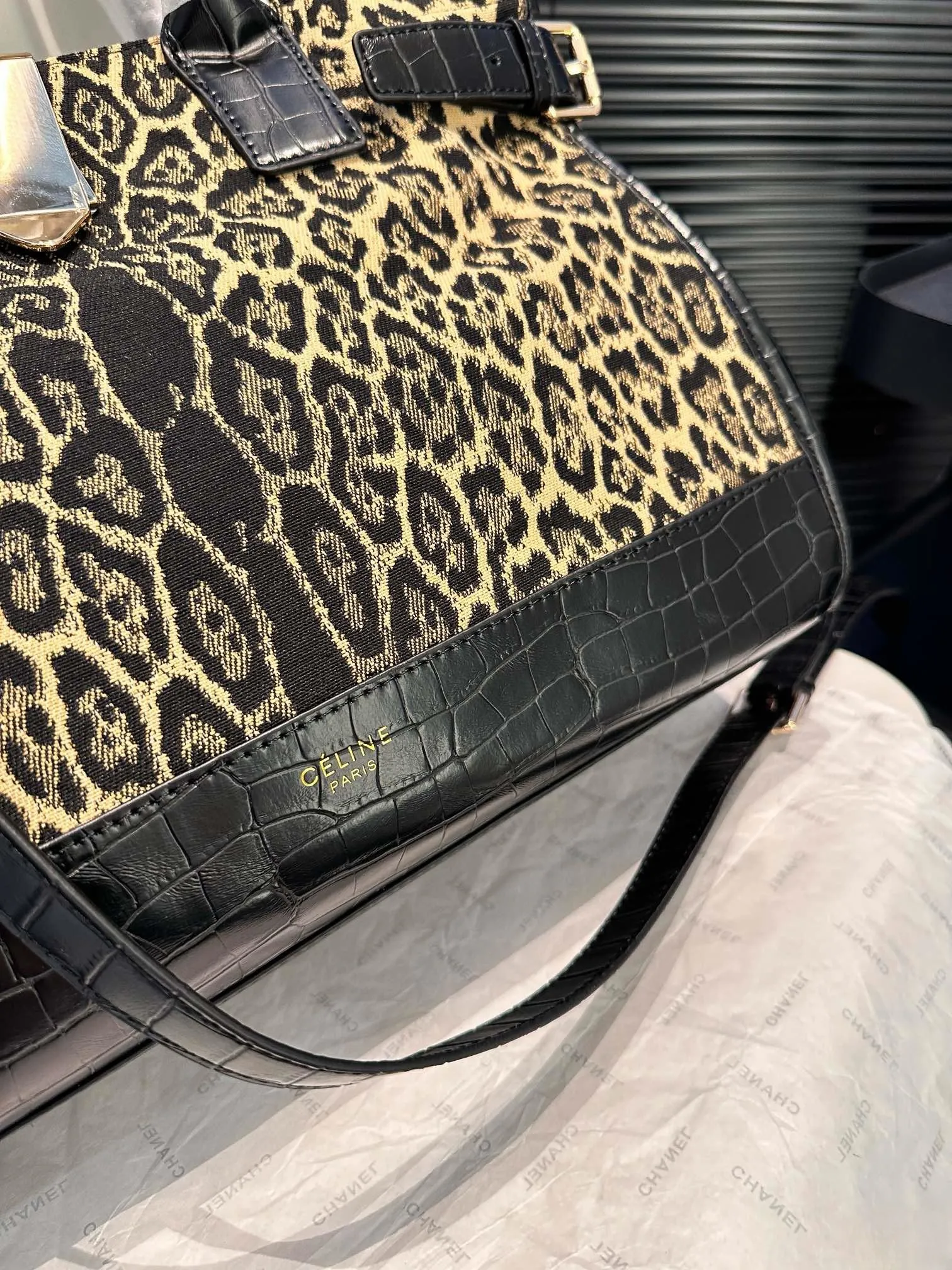 【CELINE 公式旗艦店】セリーヌ ハンドバッグ 当日出荷 好評に付き再入荷！39*29CM  1240723