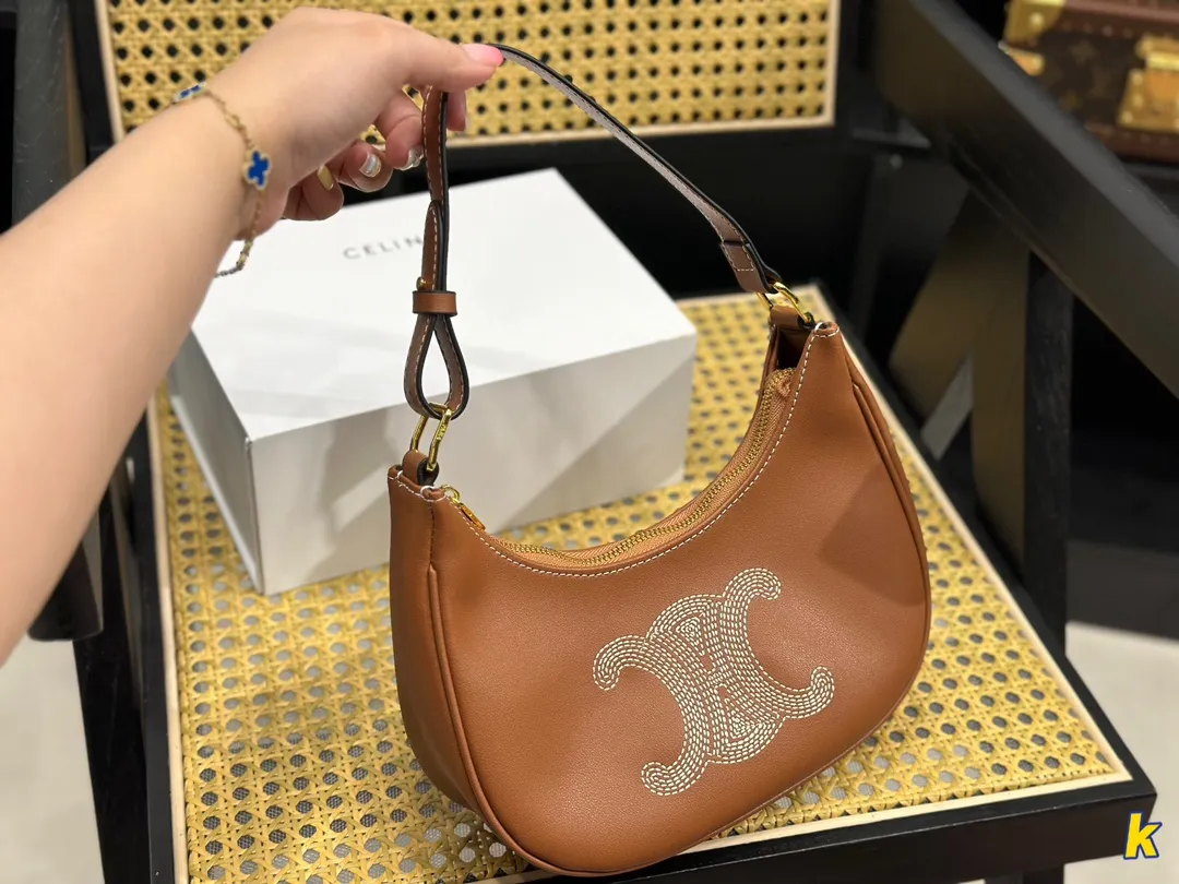 CELINE セリーヌのアンダーアームバッグ 23*14*7cm