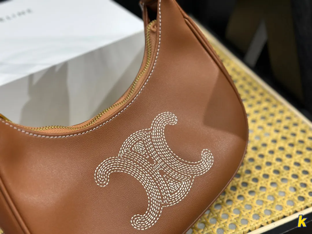 CELINE セリーヌのアンダーアームバッグ 23*14*7cm