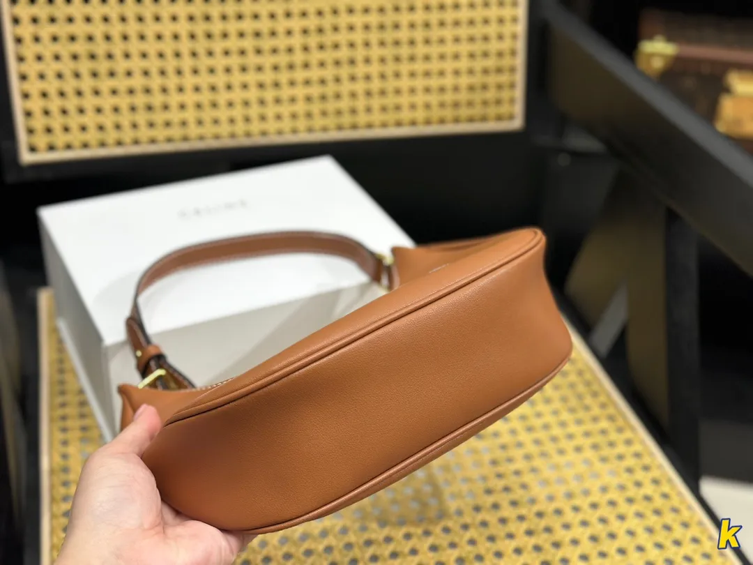 CELINE セリーヌのアンダーアームバッグ 23*14*7cm