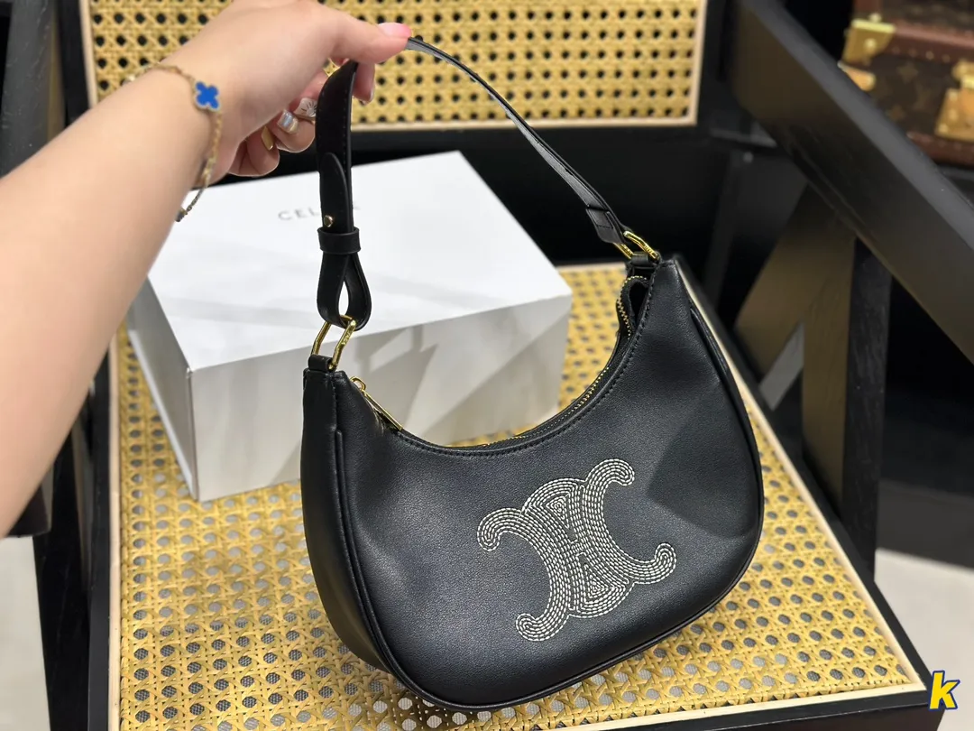 CELINE セリーヌのアンダーアームバッグ 23*14*7cm