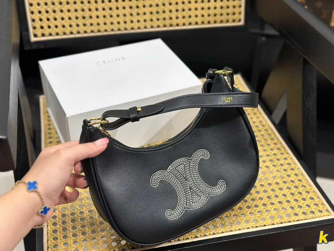 CELINE セリーヌのアンダーアームバッグ 23*14*7cm