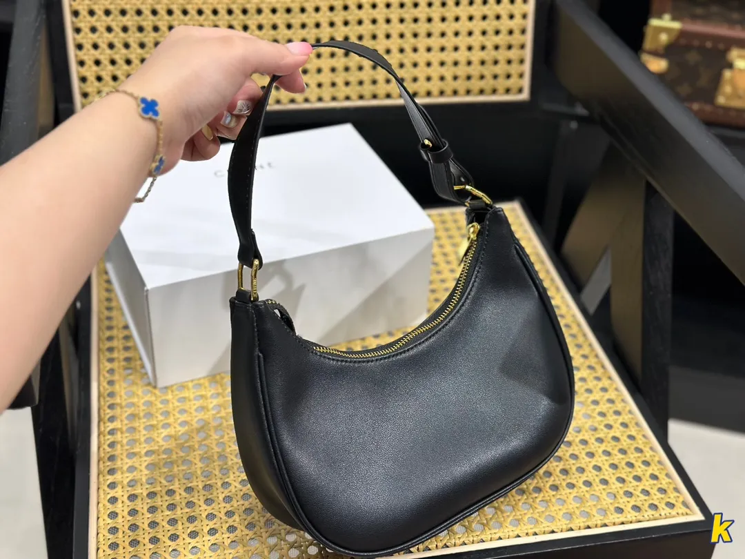 CELINE セリーヌのアンダーアームバッグ 23*14*7cm