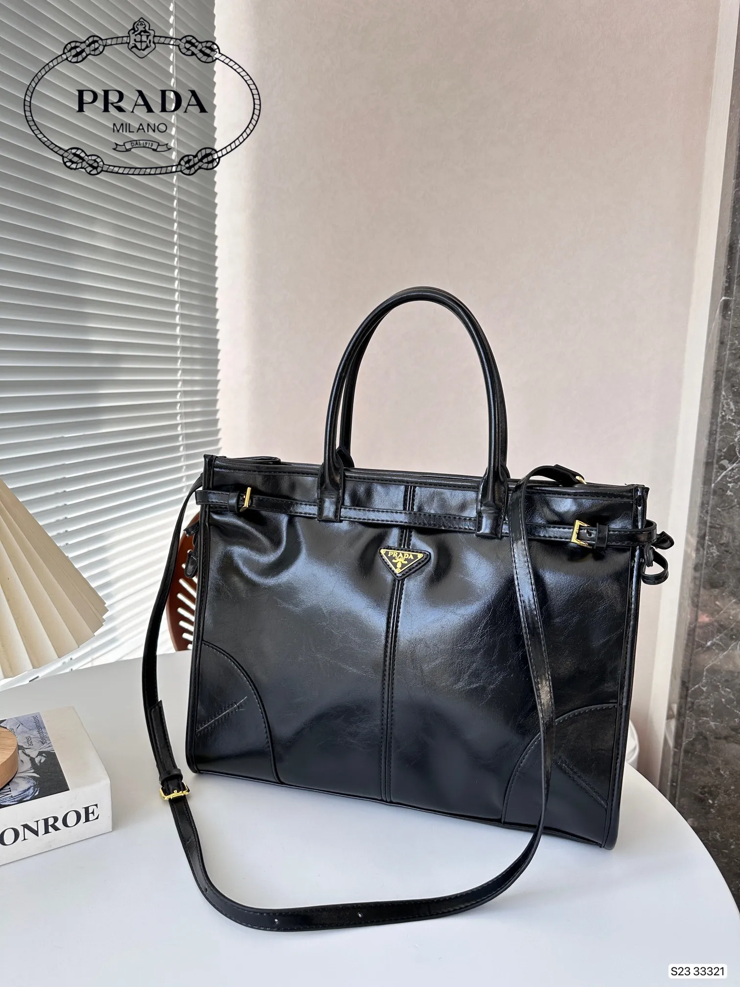【PRADA 公式旗艦店】 プラダ  斜めがけバッグ当日出荷 好評に付き再入荷38*30CM