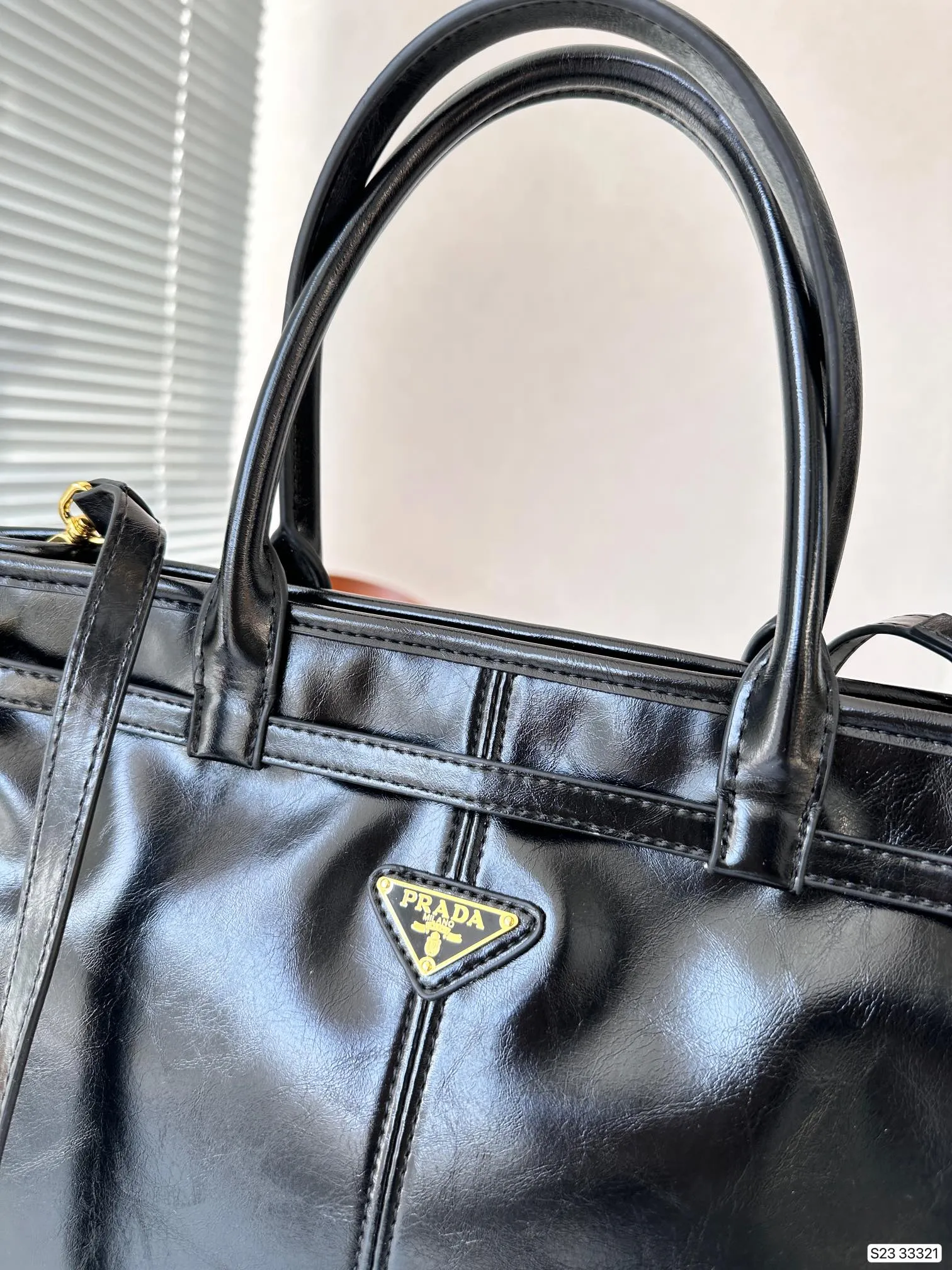【PRADA 公式旗艦店】 プラダ  斜めがけバッグ当日出荷 好評に付き再入荷38*30CM
