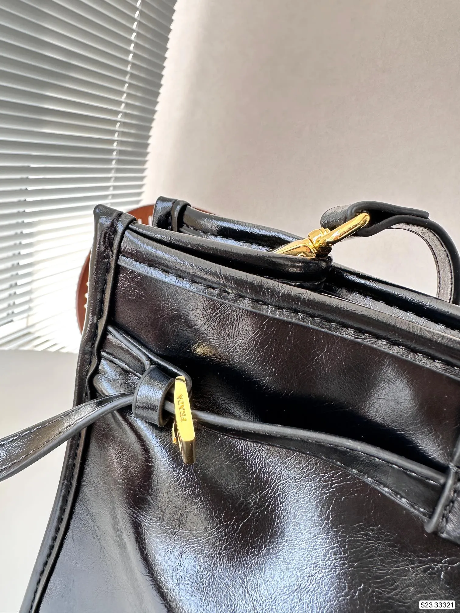 【PRADA 公式旗艦店】 プラダ  斜めがけバッグ当日出荷 好評に付き再入荷38*30CM