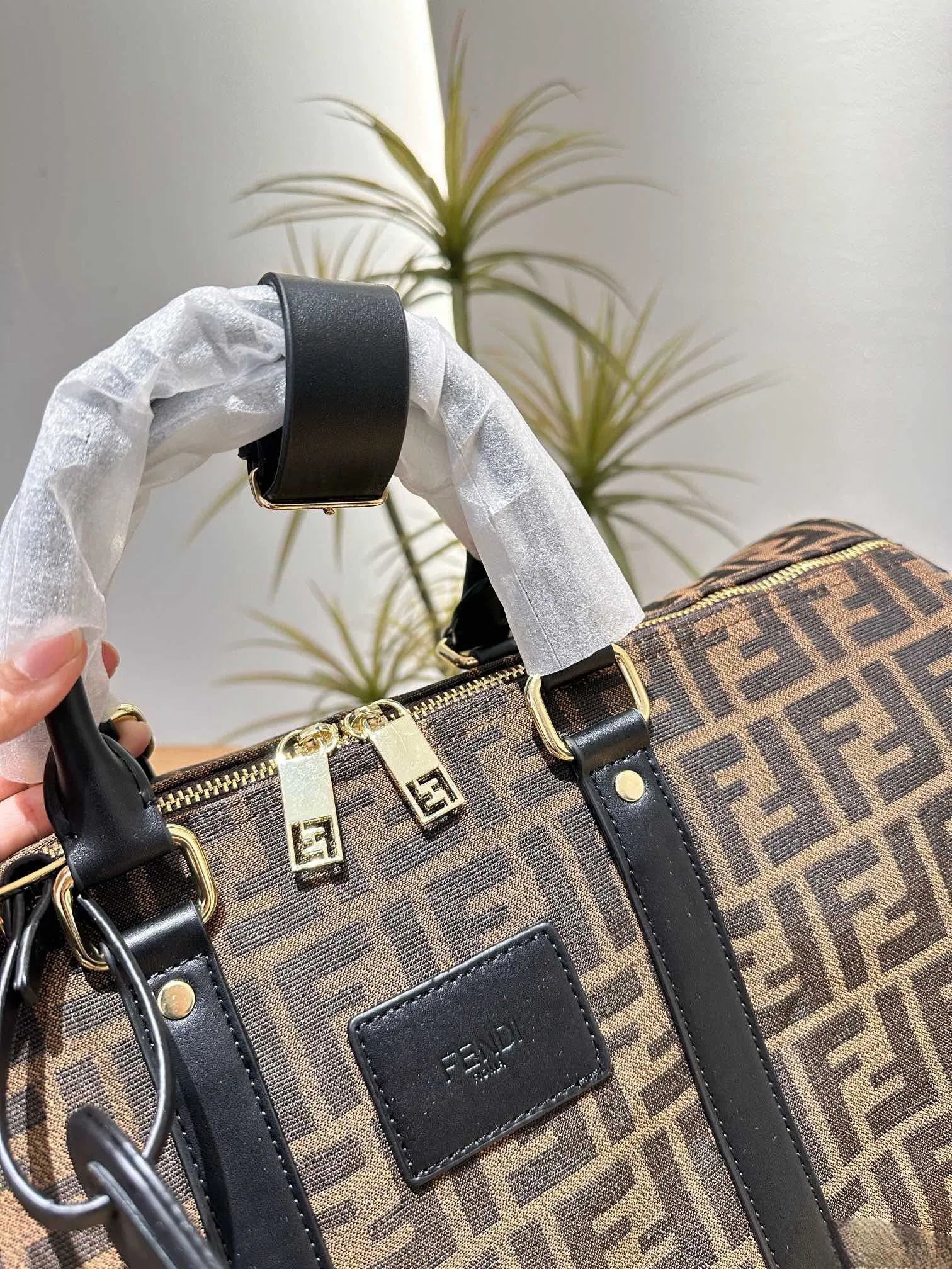 【FENDI  公式旗艦店】フェンディ  旅行かばん  当日出荷 好評に付き再入荷！45*27CM  240720