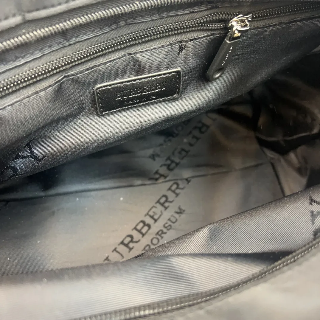 【BURBERRY 公式旗艦店】バーバリー  ハンドバッグ  当日出荷 好評に付き再入荷！34*28CM