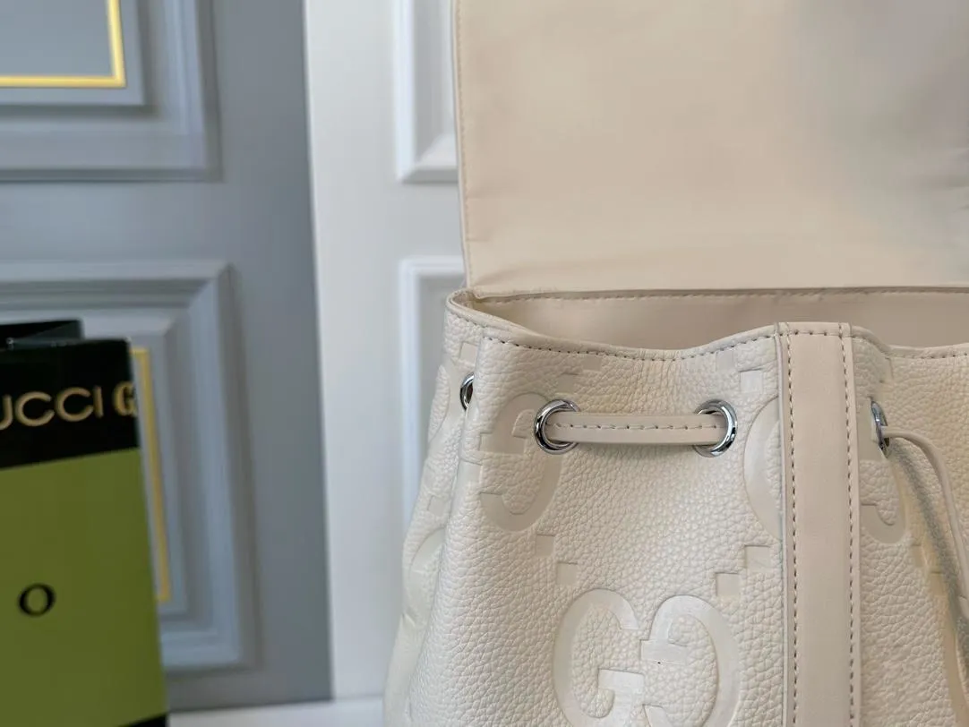 【GUCCI 公式旗艦店】グッチ リュックサック 当日出荷 好評に付き再入荷！33*40CM  240724