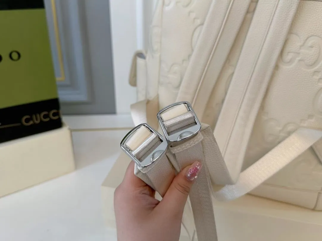 【GUCCI 公式旗艦店】グッチ リュックサック 当日出荷 好評に付き再入荷！33*40CM  240724