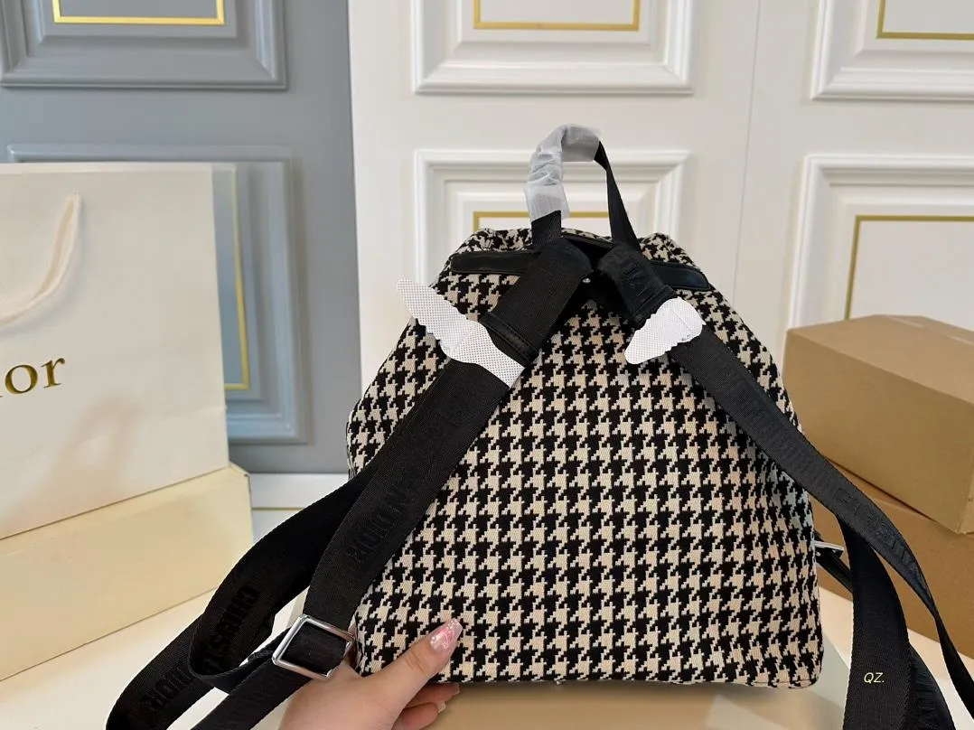 【DIOR公式旗艦店】ディオール リュックサック 当日出荷 好評に付き再入荷！30*32CM 240720