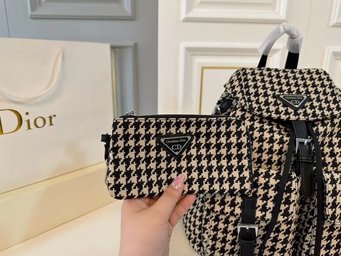 【DIOR公式旗艦店】ディオール リュックサック 当日出荷 好評に付き再入荷！30*32CM 240720