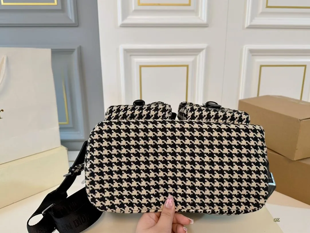 【DIOR公式旗艦店】ディオール リュックサック 当日出荷 好評に付き再入荷！30*32CM 240720