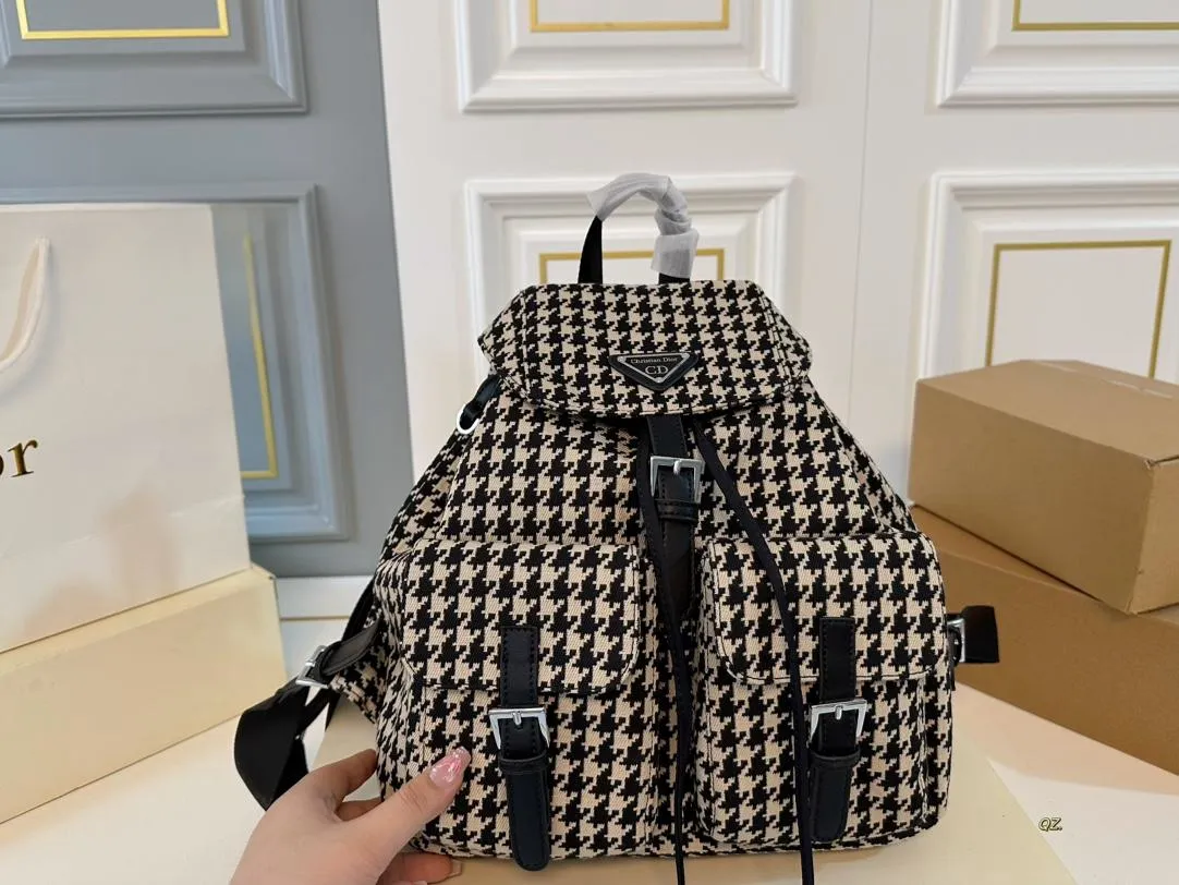 【DIOR公式旗艦店】ディオール リュックサック 当日出荷 好評に付き再入荷！30*32CM 240720