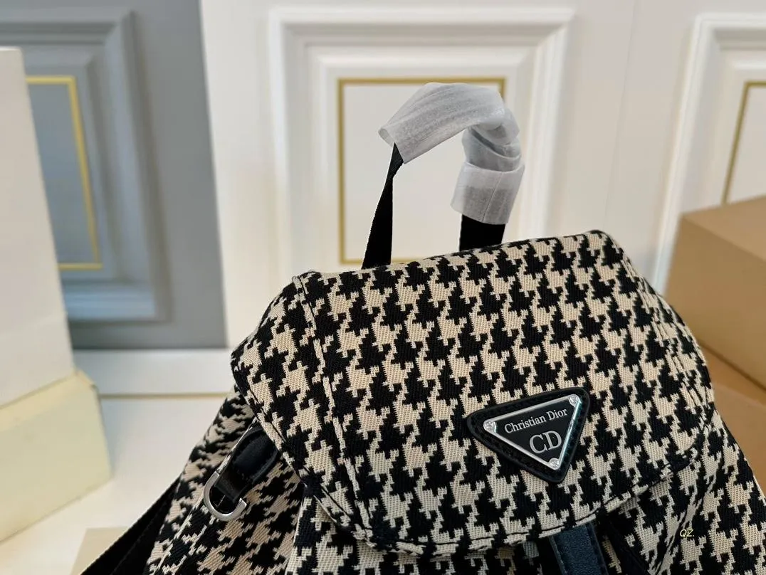 【DIOR公式旗艦店】ディオール リュックサック 当日出荷 好評に付き再入荷！30*32CM 240720