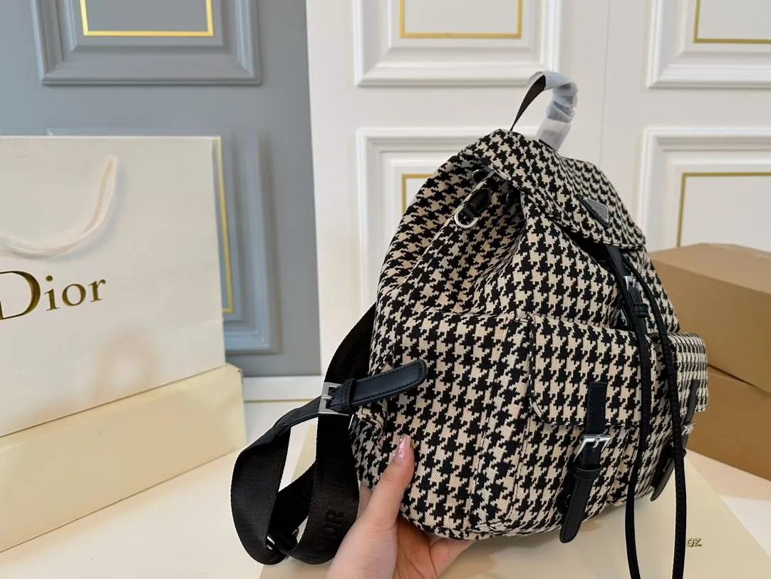 【DIOR公式旗艦店】ディオール リュックサック 当日出荷 好評に付き再入荷！30*32CM 240720