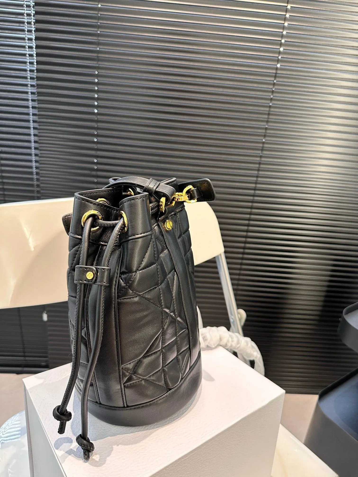 【DIOR公式旗艦店】ディオール リュックサック 当日出荷 好評に付き再入荷！15*24CM 240720