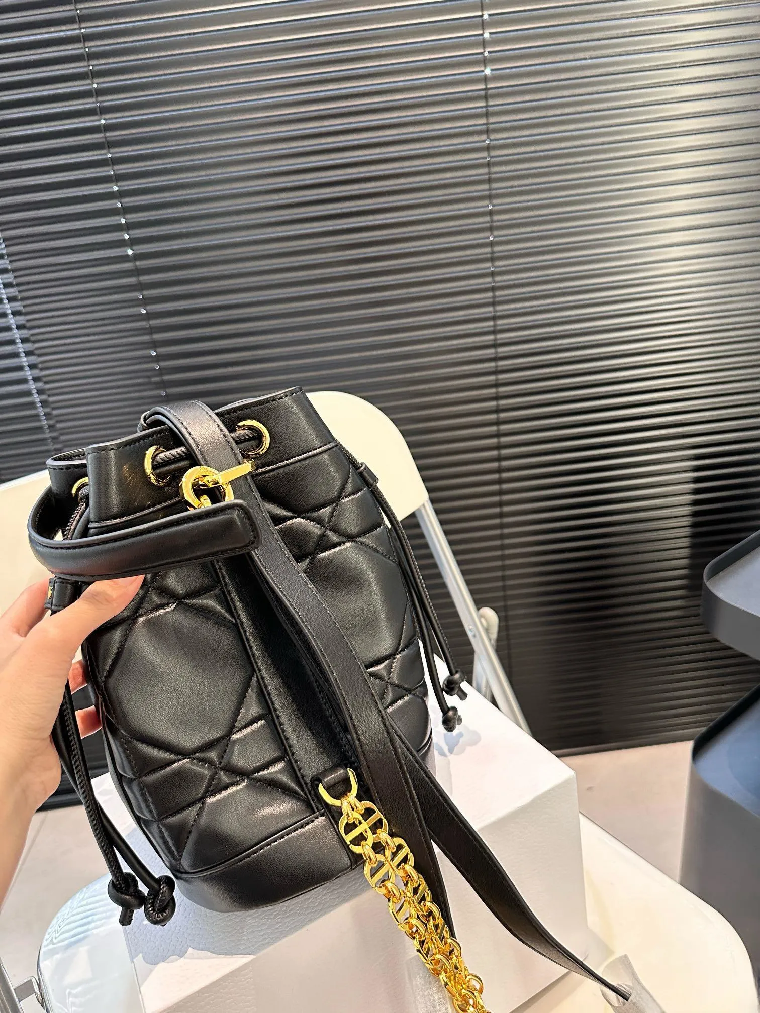 【DIOR公式旗艦店】ディオール リュックサック 当日出荷 好評に付き再入荷！15*24CM 240720