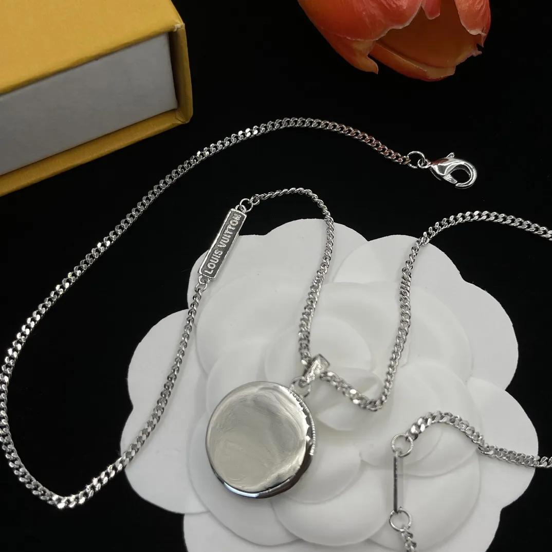 LV 【LOUIS VUITTON】ネックレス、新しいネックレス万能シンプルファッションオーナメント241015