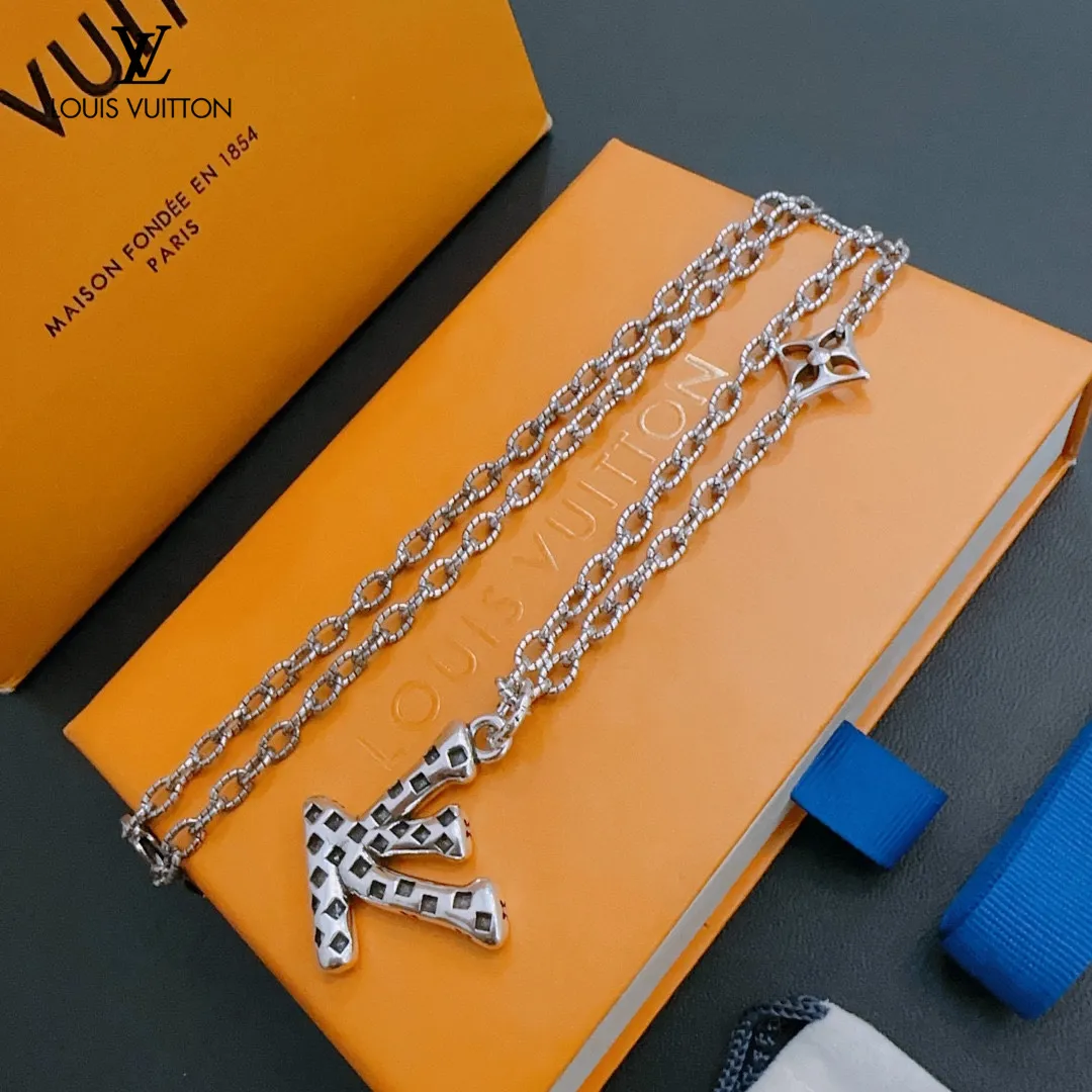 【LOUIS VUITTON】ネックレス、新しいネックレス万能シンプルファッションオーナメント 240813