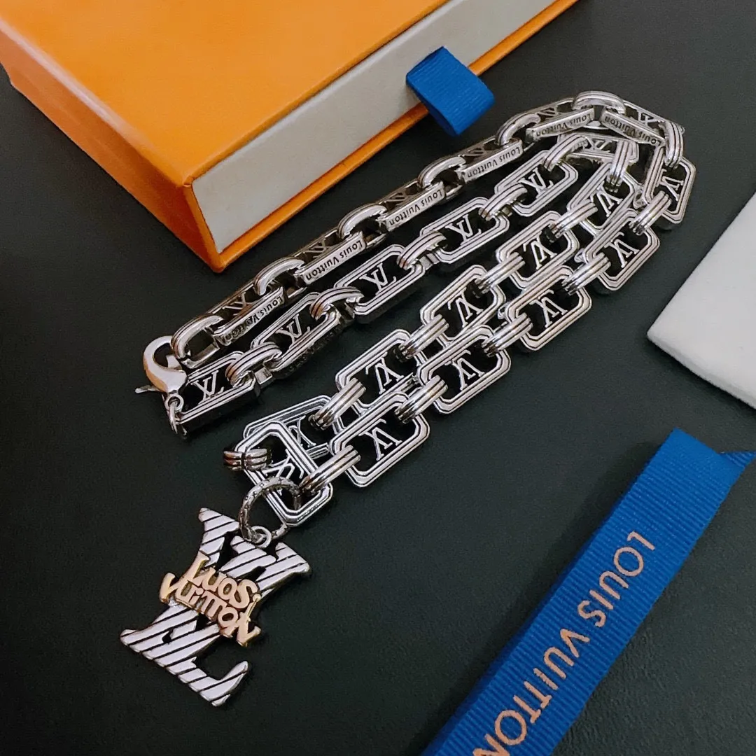 【LOUIS VUITTON】ネックレス、新しいネックレス万能シンプルファッションオーナメント 240813