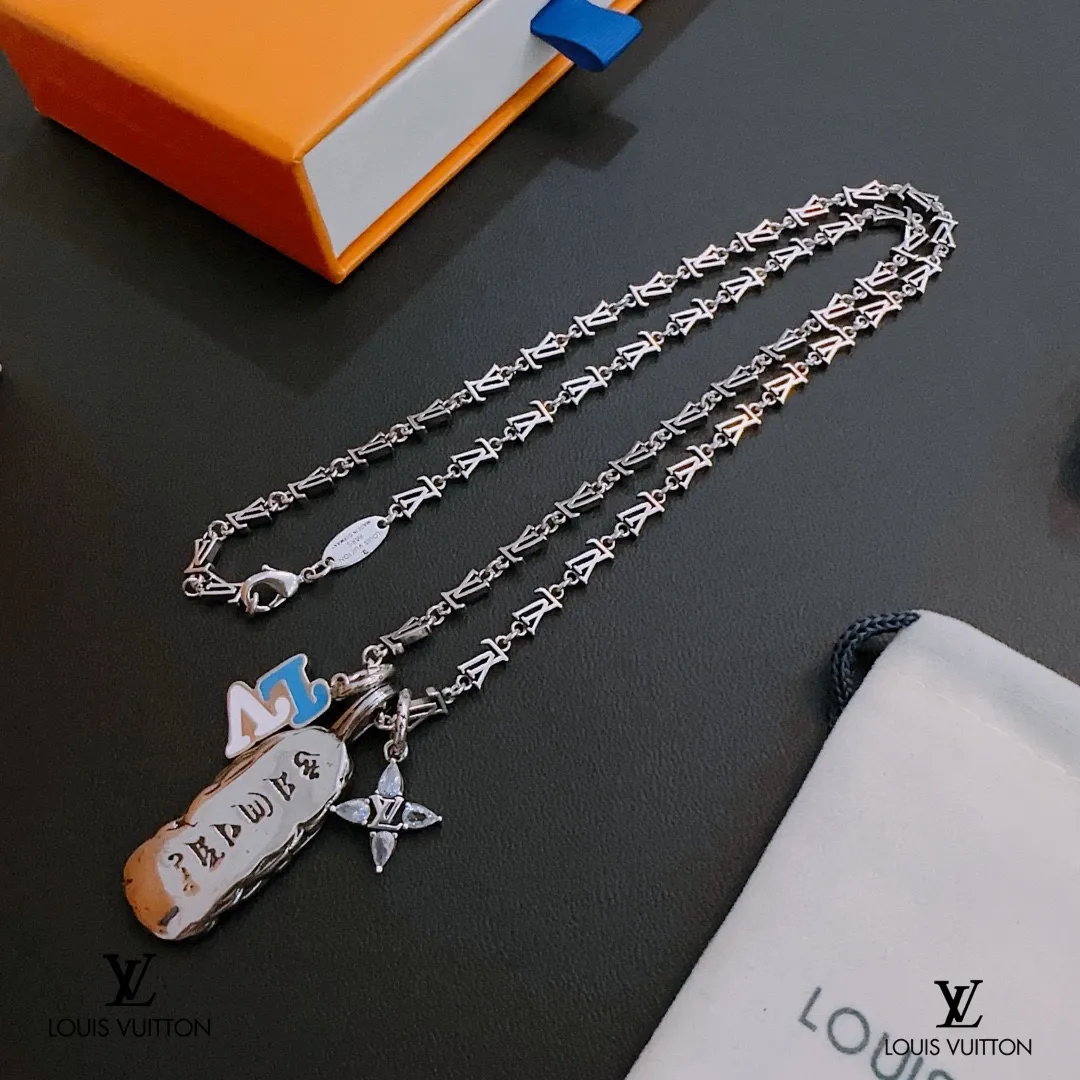 【LOUIS VUITTON】ネックレス、新しいネックレス万能シンプルファッションオーナメント 240728