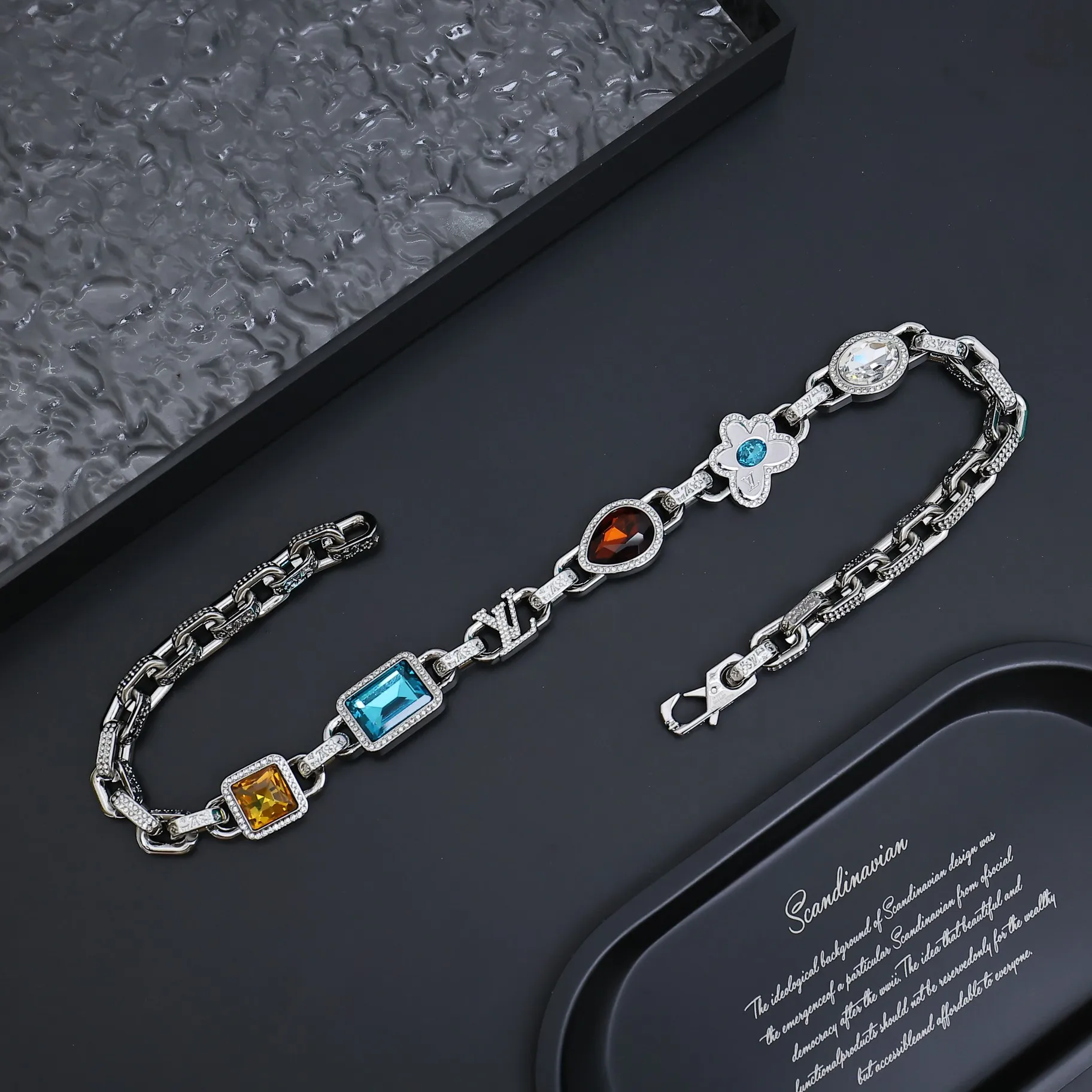 【LOUIS VUITTON】ネックレス、新しいネックレス万能シンプルファッションオーナメント 240728