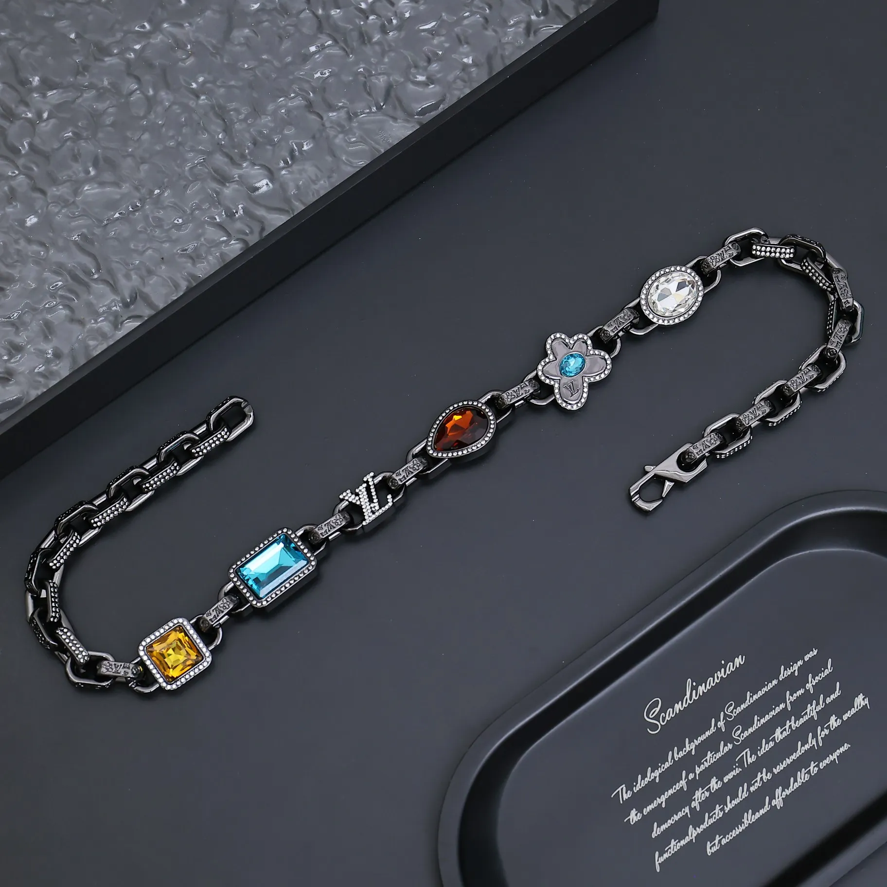 【LOUIS VUITTON】ネックレス、新しいネックレス万能シンプルファッションオーナメント 240728