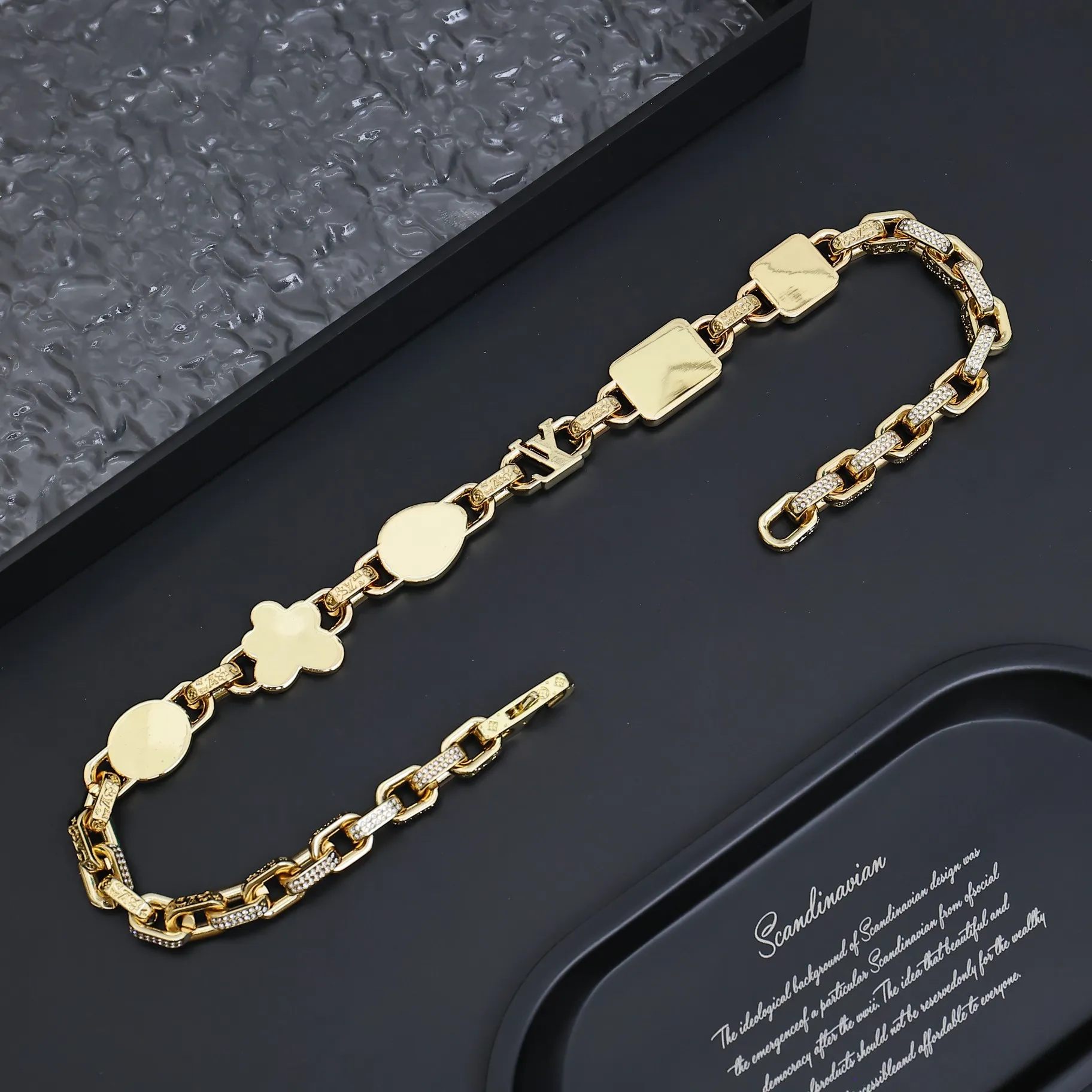 【LOUIS VUITTON】ネックレス、新しいネックレス万能シンプルファッションオーナメント 240728