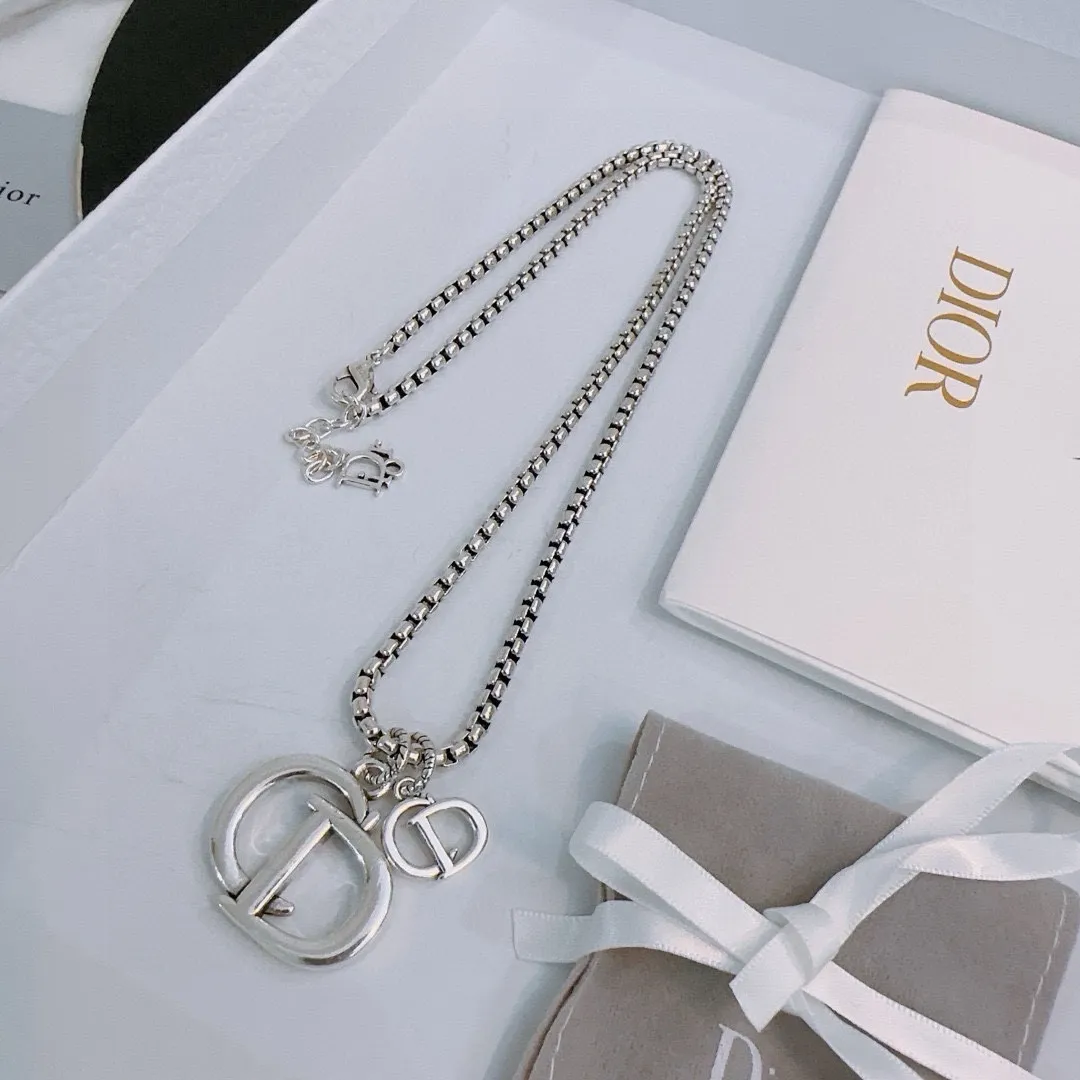 【DIOR】ネックレス、新しいネックレス万能シンプルファッションオーナメント240812