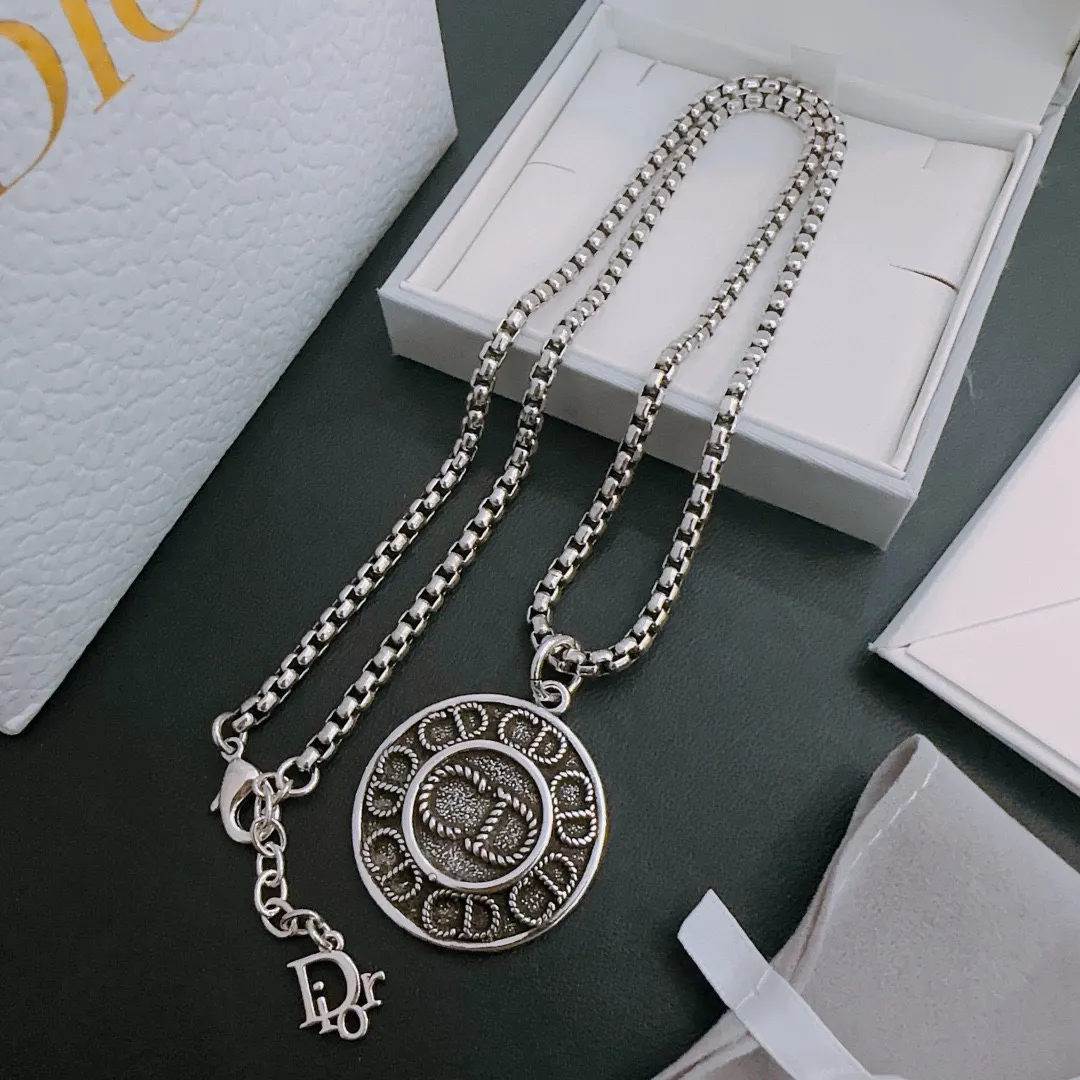 【DIOR】ネックレス、新しいネックレス万能シンプルファッションオーナメント240812