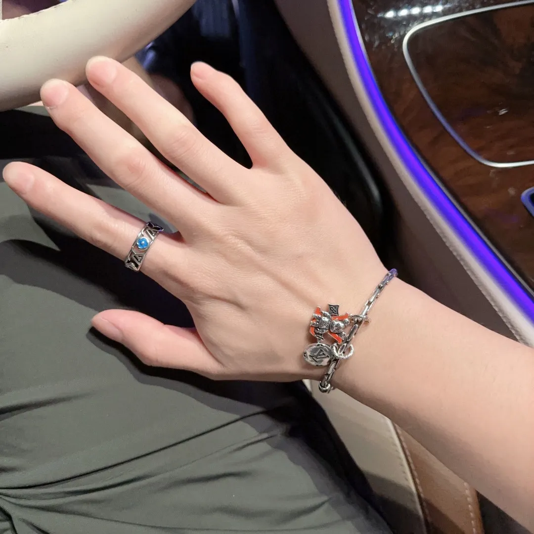 【LOUIS VUITTON】ブレスレット、ファッションシンプルなスタイル240813