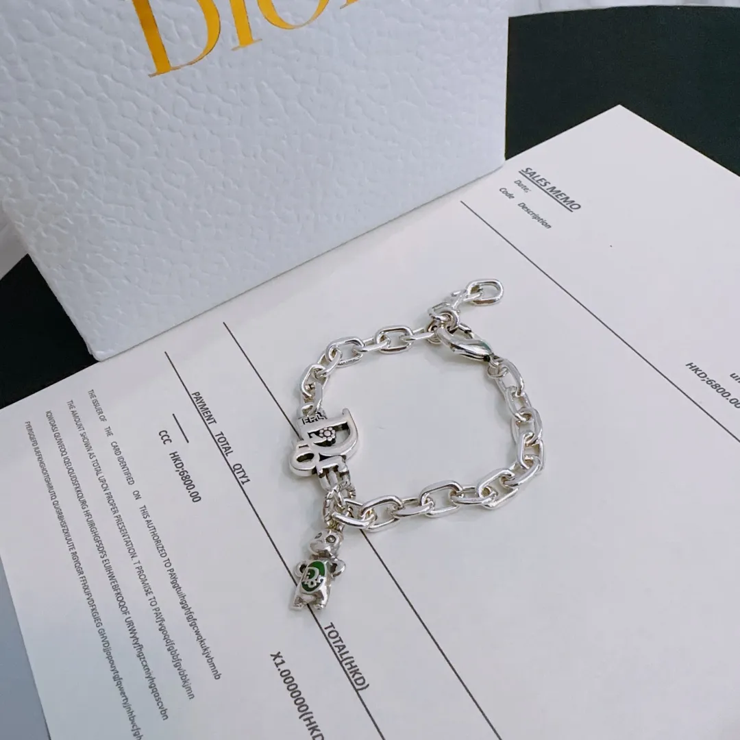 【DIOR】ブレスレット、ファッションシンプルなスタイル 240812