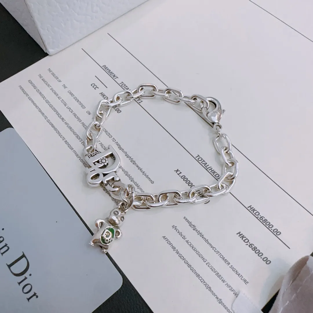 【DIOR】ブレスレット、ファッションシンプルなスタイル 240812