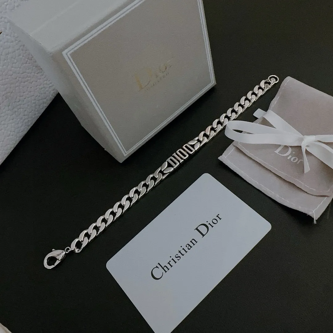 【DIOR】ブレスレット、ファッションシンプルなスタイル 240812