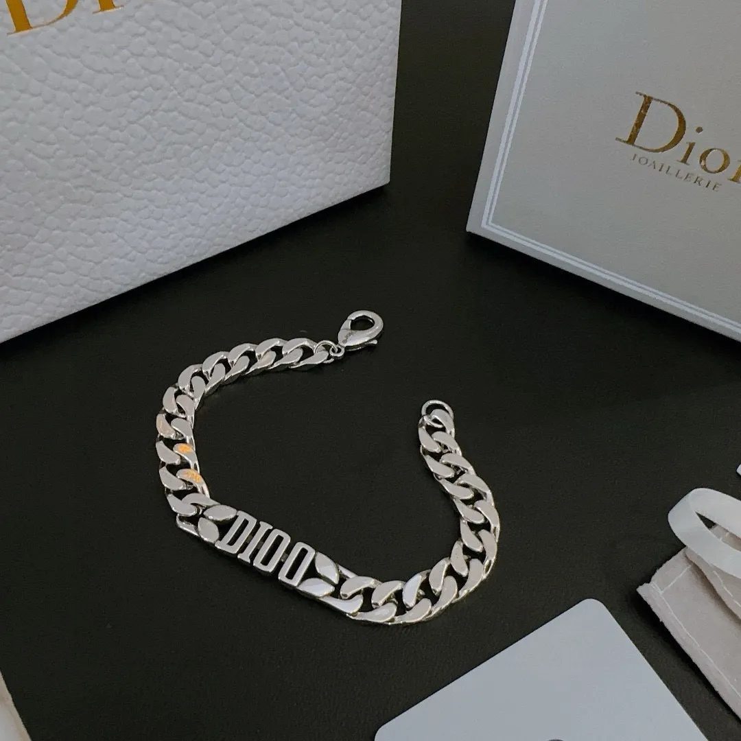 【DIOR】ブレスレット、ファッションシンプルなスタイル 240812