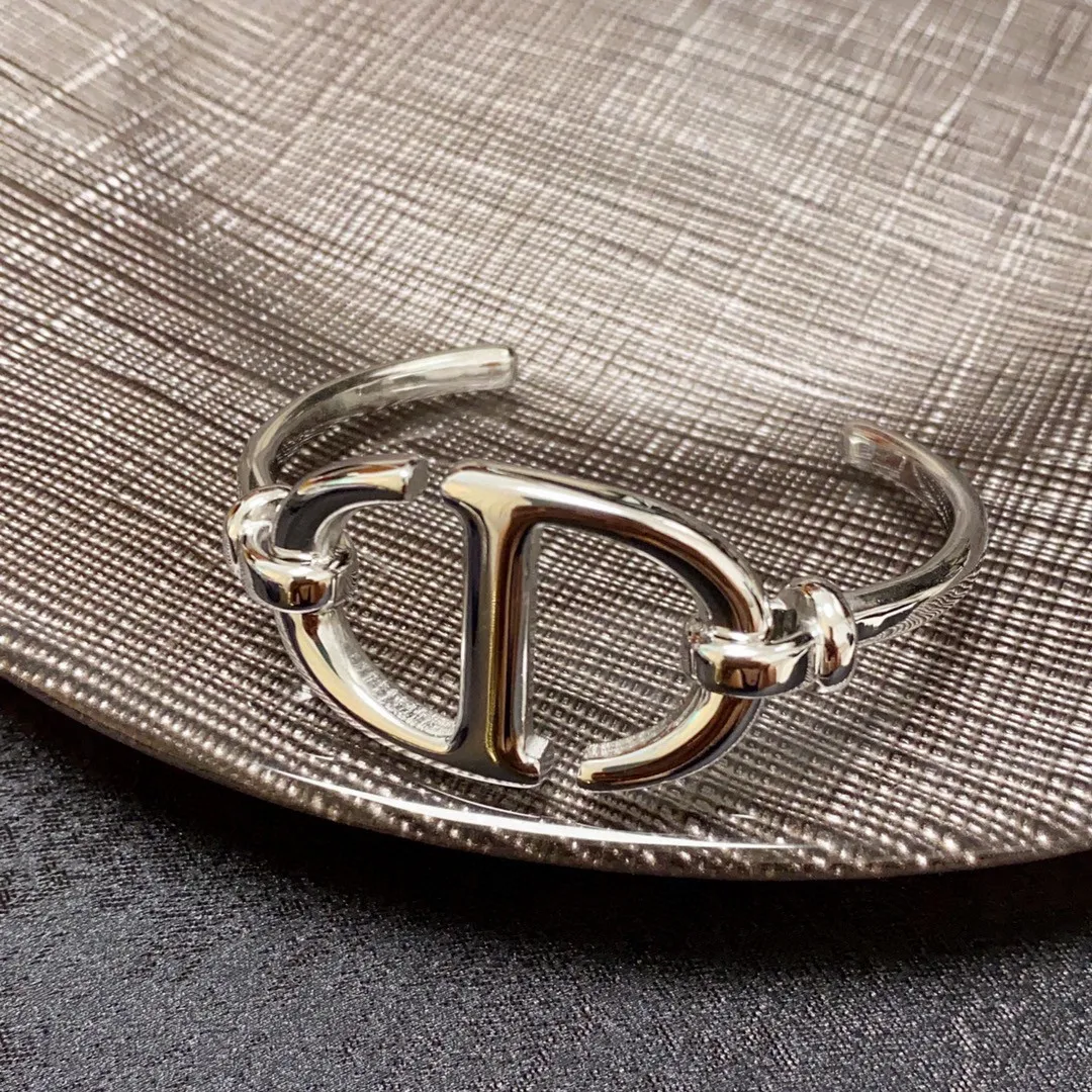 【DIOR】ブレスレット、ファッションシンプルなスタイル