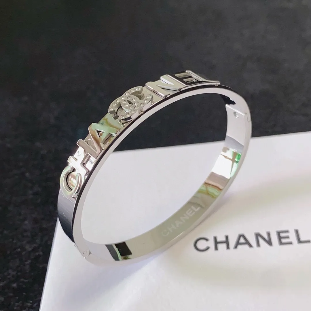 【CHANEL】  ブレスレット、ファッションシンプルなスタイル  250228